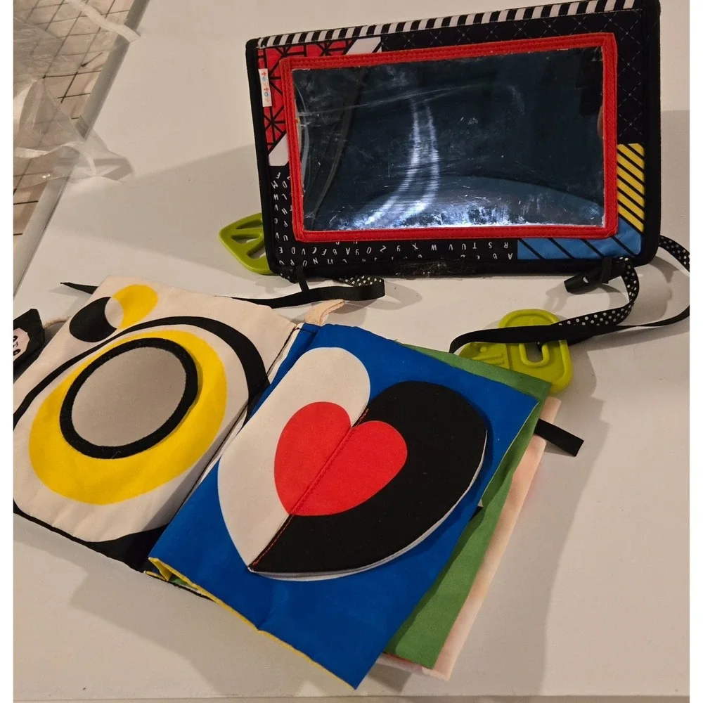 See, Touch, Learn: The Visual Quiet Book Experience , Age 0-12months up to 3 yrs